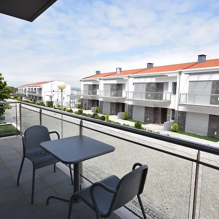 Comfortable Within Walking Distance Of The Bay Of S O Martinho *